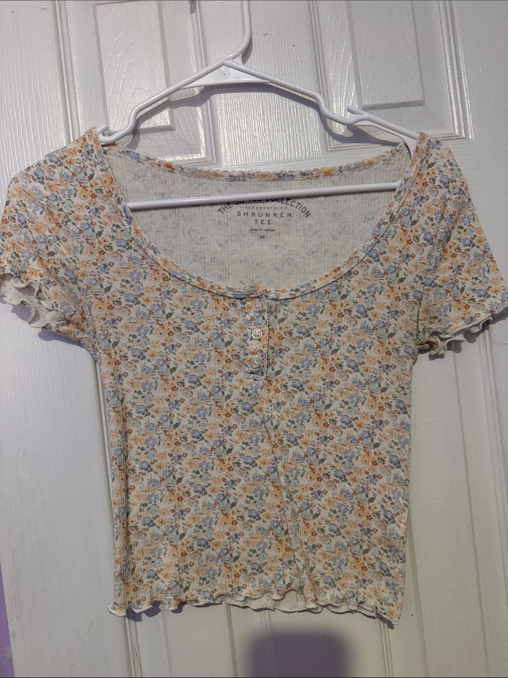 Aeropostale Cream Floral Scoop Neck Crop Top with Blue and Orange Flowers